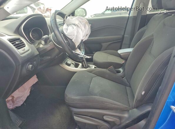 3C4NJDAB3JT373161 2018 JEEP COMPASS Blue Front interior view