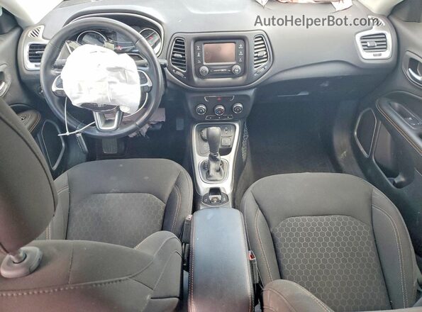 3C4NJDAB3JT373161 2018 JEEP COMPASS Blue Dashboard view