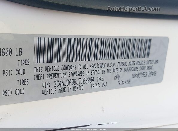 3C4NJDAB6JT163394 2018 JEEP COMPASS White Engine compartment view