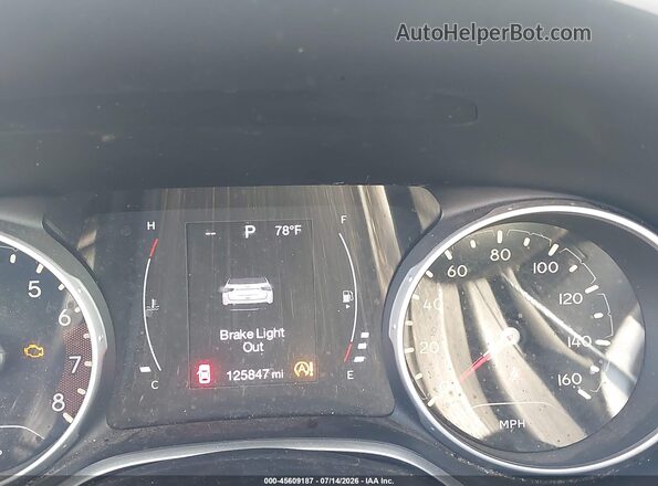 3C4NJDAB6JT163394 2018 JEEP COMPASS White Rear seats view