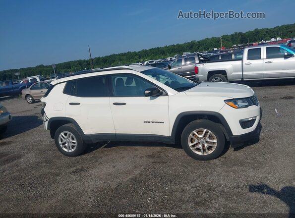 3C4NJDAB6JT163394 2018 JEEP COMPASS White Rear interior view