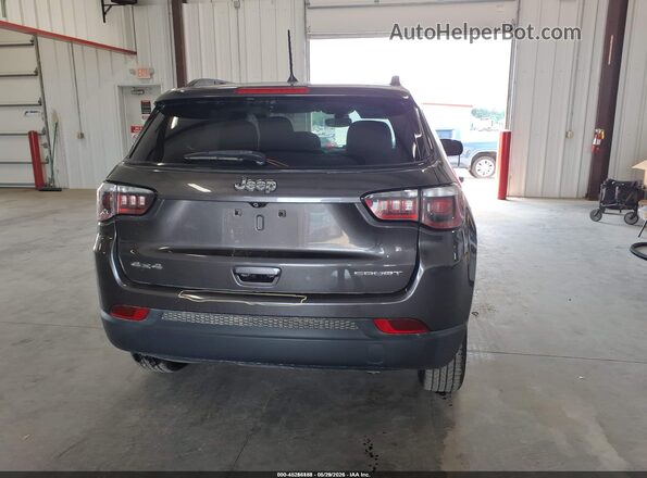 3C4NJDAB6JT359643 2018 JEEP COMPASS Gray 