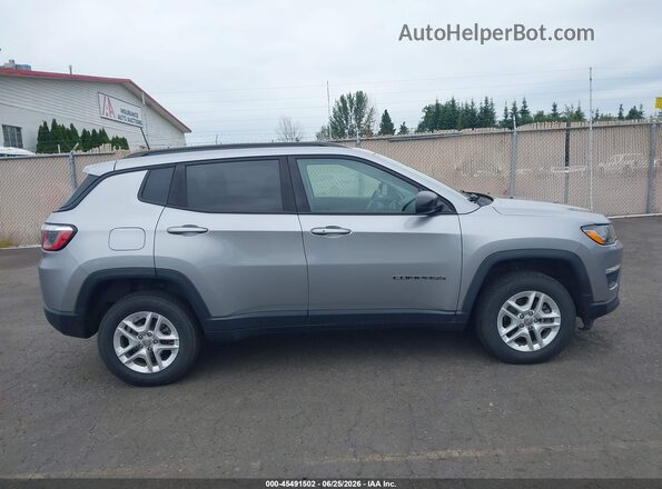 3C4NJDAB6JT392304 2018 JEEP COMPASS Silver Սալոնի հետևի տեսք