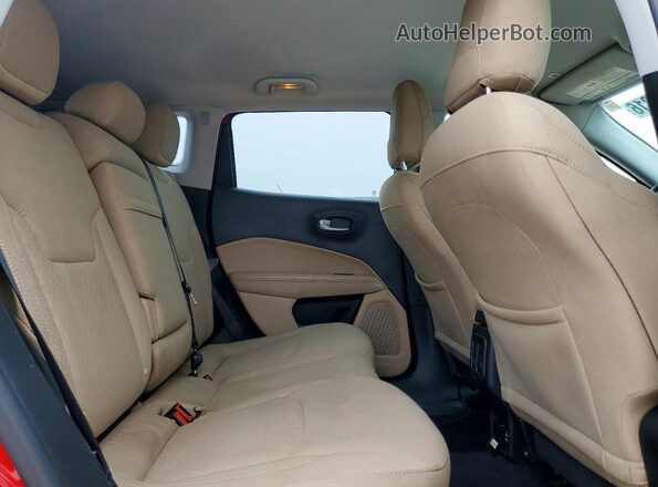3C4NJDAB7JT168958 2018 JEEP COMPASS Red Rear interior view