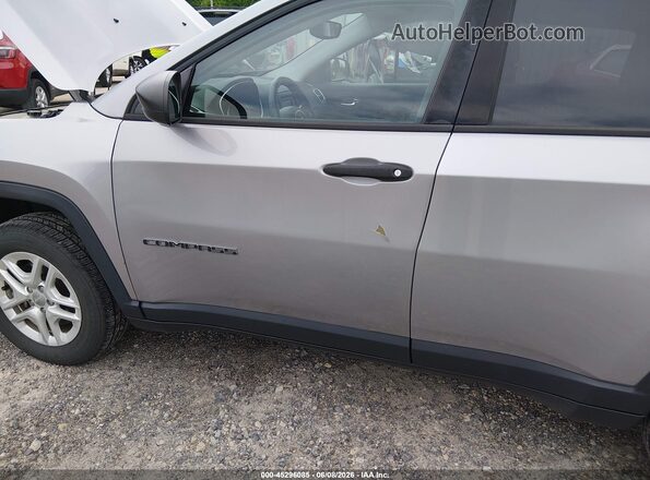 3C4NJDAB7JT392263 2018 JEEP COMPASS Silver Widok z przodu