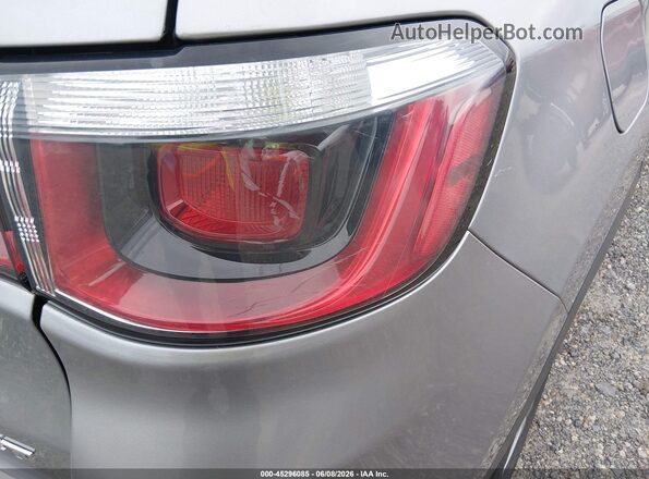3C4NJDAB7JT392263 2018 JEEP COMPASS Silver Widok wnętrza 360 stopni