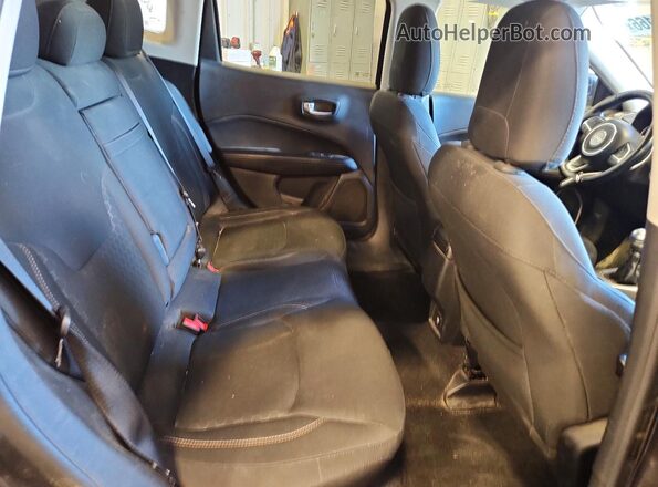3C4NJDAB8JT147911 2018 JEEP COMPASS Charcoal უკანა სალონის ხედი