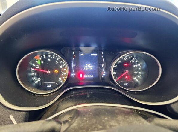 3C4NJDAB8JT147911 2018 JEEP COMPASS Charcoal ხელსაწყოთა პანელის ხედი