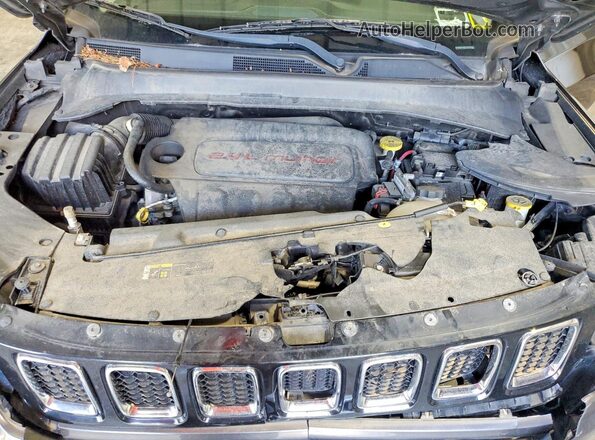 3C4NJDAB8JT252643 2018 JEEP COMPASS Charcoal Vista interior trasera