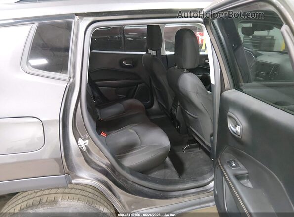 3C4NJDAB8JT359644 2018 JEEP COMPASS Black VIN sticker view