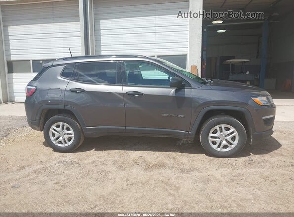 3C4NJDAB8JT392238 2018 JEEP COMPASS Gray Вид задньої частини салону