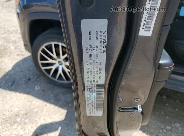 3C4NJDAB8JT436917 2018 JEEP COMPASS Gray Widok komory silnika