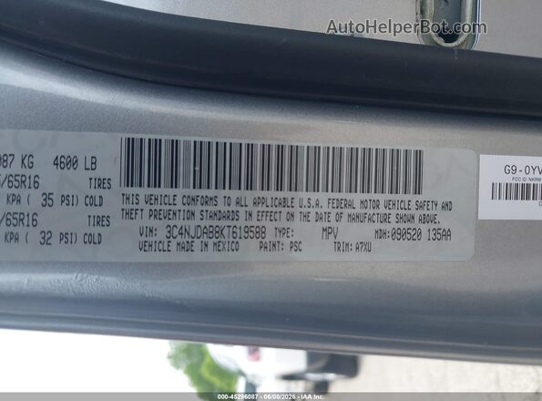 3C4NJDAB8KT619588 2019 JEEP COMPASS Silver Շարժիչի բաժամունքի տեսք