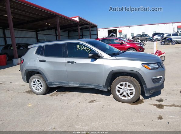 3C4NJDAB8MT551795 2021 JEEP COMPASS Gray Widok wnętrza z tyłu