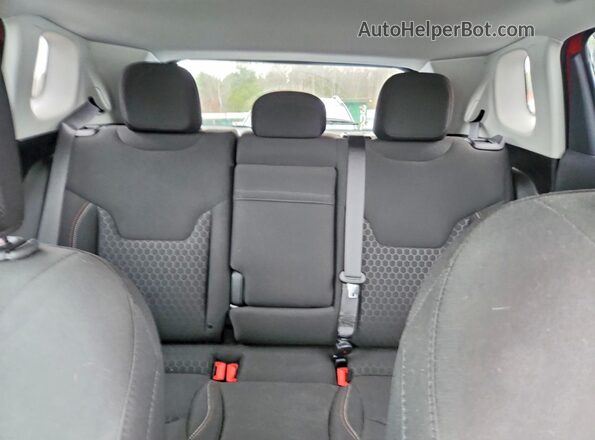 3C4NJDAB9JT399411 2018 JEEP COMPASS Red Հետևի նստատեղերի տեսք