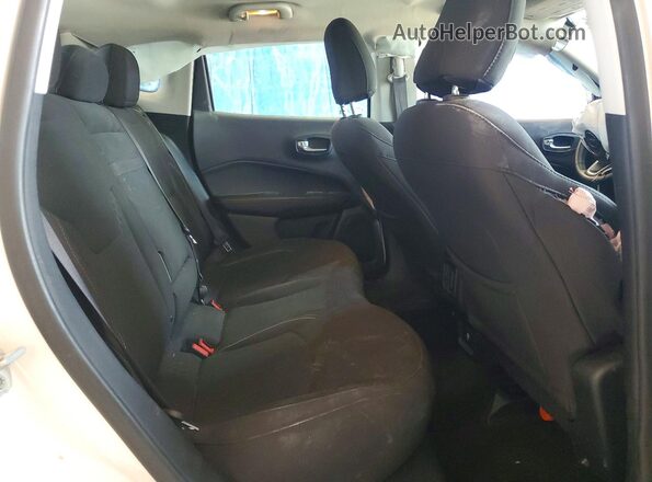3C4NJDABXLT123063 2020 JEEP COMPASS White Vista de los asientos traseros