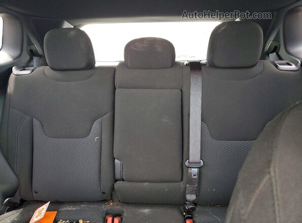 3C4NJDAN0ST586208 2025 JEEP COMPASS Silver უკანა სავარძლების ხედი