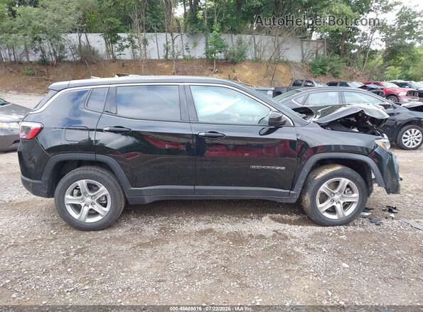 3C4NJDAN1RT122418 2024 JEEP COMPASS Black Rear interior view