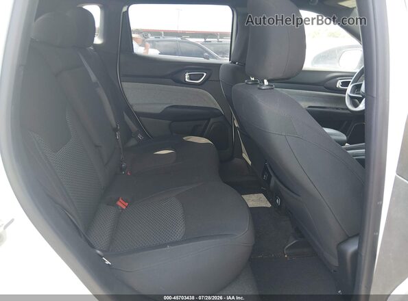 3C4NJDAN5RT591852 2024 JEEP COMPASS White VIN კოდის სტიკერის ხედი