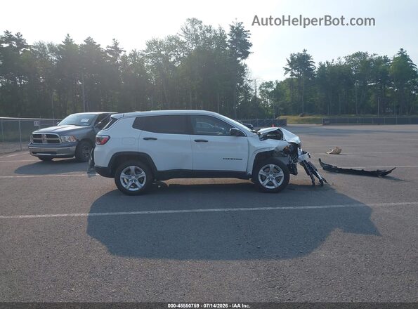 3C4NJDAN5RT599384 2024 JEEP COMPASS White Widok wnętrza z tyłu