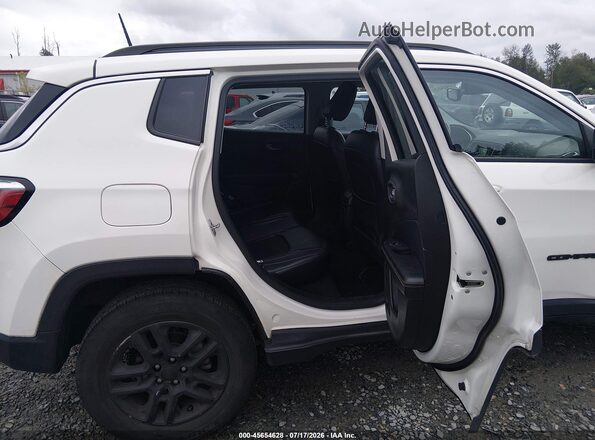 3C4NJDBB0HT611122 2017 JEEP COMPASS Белый Вид наклейки с VIN-кодом