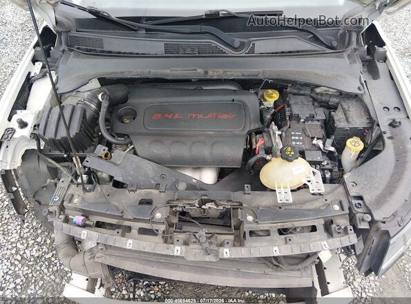 3C4NJDBB0HT611122 2017 JEEP COMPASS Белый Вид сзади