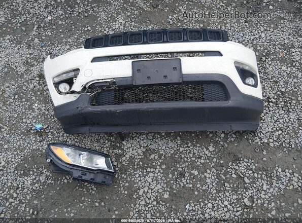 3C4NJDBB0HT611122 2017 JEEP COMPASS Белый Вид щитка приборов