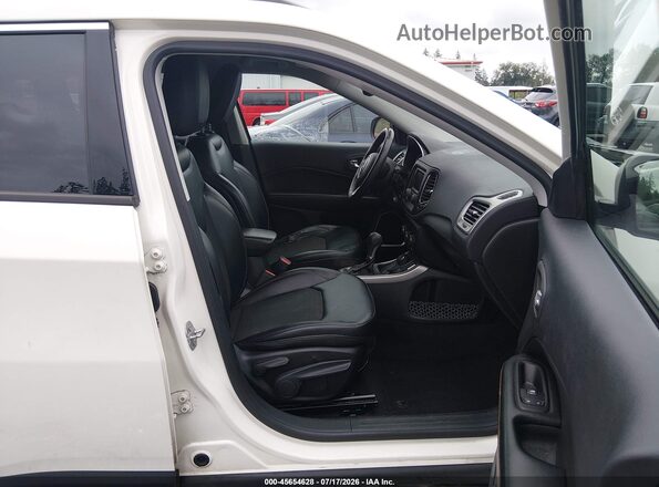 3C4NJDBB0HT611122 2017 JEEP COMPASS Белый 