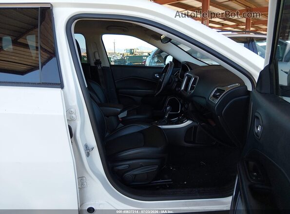 3C4NJDBB0HT635372 2017 JEEP COMPASS White Սալոնի դիմացի տեսք