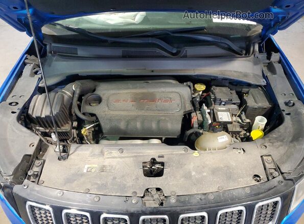 3C4NJDBB0JT202754 2018 JEEP COMPASS Blue Engine compartment view