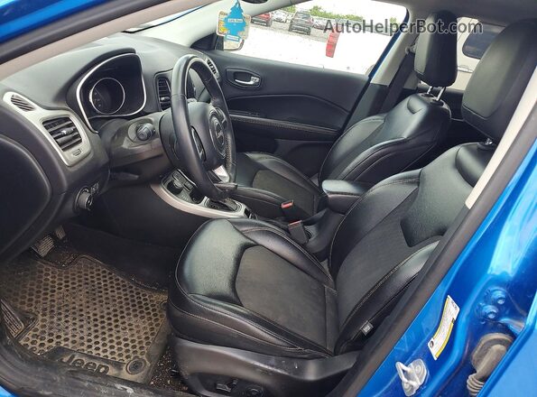 3C4NJDBB0JT223555 2018 JEEP COMPASS Синий Вид салона спереди