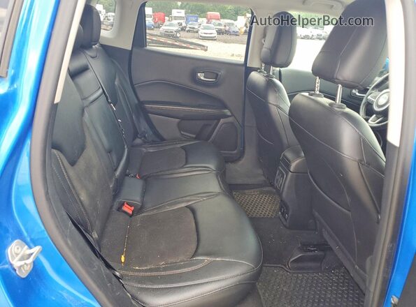 3C4NJDBB0JT223555 2018 JEEP COMPASS Синий Вид задней части салона