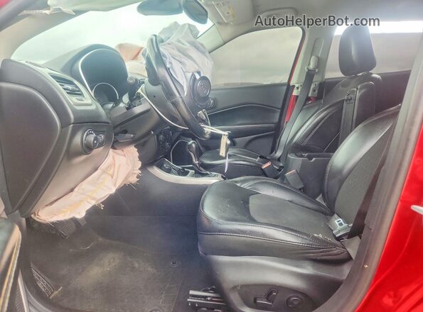 3C4NJDBB0JT331822 2018 JEEP COMPASS Red Front interior view