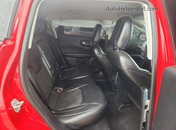 3C4NJDBB0JT331822 2018 JEEP COMPASS Red Rear seats view