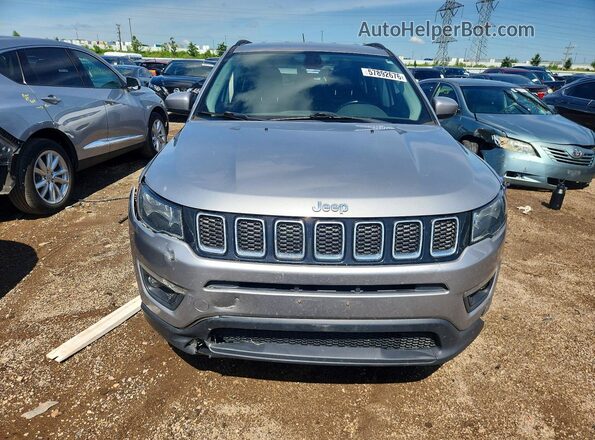 3C4NJDBB0JT402906 2018 JEEP COMPASS Серебряный Вид спереди