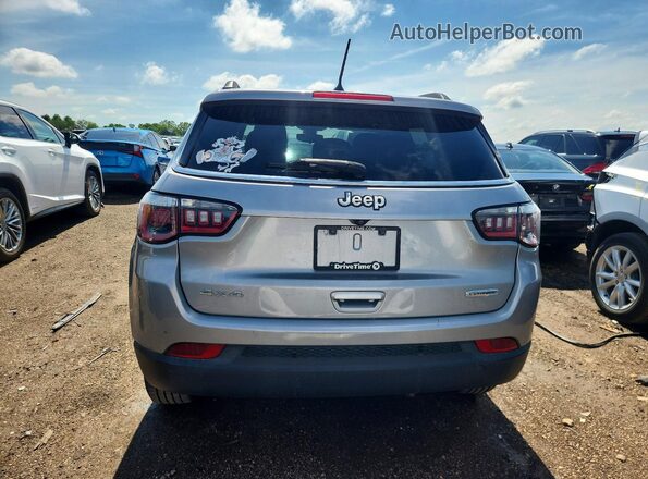 3C4NJDBB0JT402906 2018 JEEP COMPASS Серебряный Вид сзади
