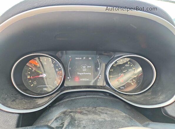 3C4NJDBB0JT402906 2018 JEEP COMPASS Серебряный Вид щитка приборов