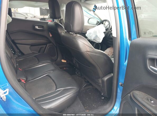 3C4NJDBB0JT485298 2018 JEEP COMPASS Blue VIN sticker view