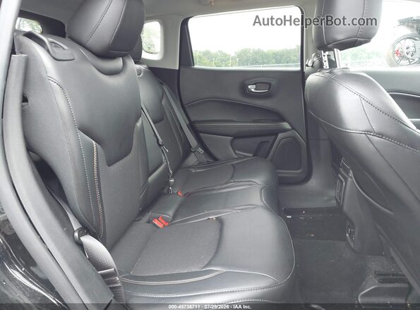 3C4NJDBB0JT492381 2018 JEEP COMPASS Black VIN კოდის სტიკერის ხედი