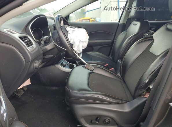 3C4NJDBB0LT116895 2020 JEEP COMPASS Серый Вид салона спереди