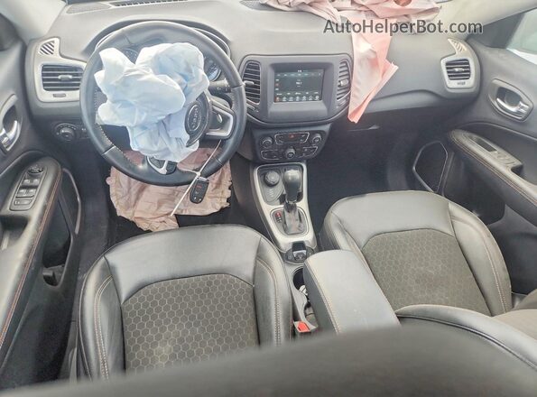 3C4NJDBB0LT251682 2020 JEEP COMPASS Black Vista del salpicadero