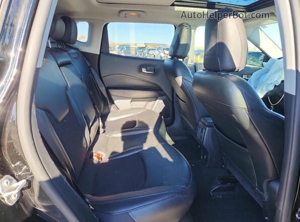 3C4NJDBB0LT251682 2020 JEEP COMPASS Black Vista de los asientos traseros