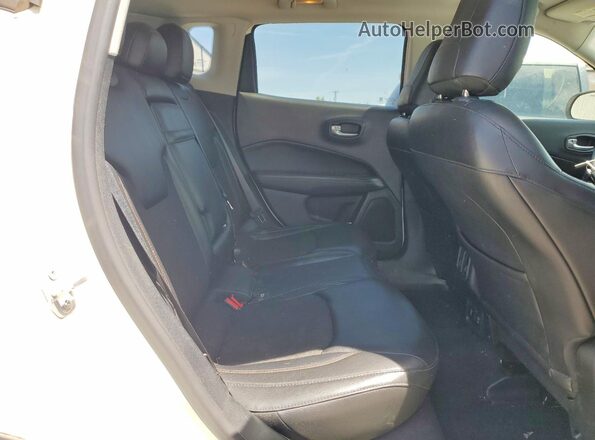 3C4NJDBB1JT155086 2018 JEEP COMPASS White Սալոնի հետևի տեսք