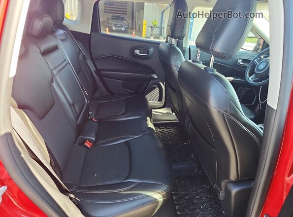 3C4NJDBB1JT175614 2018 JEEP COMPASS Red Widok tylnych siedzeń