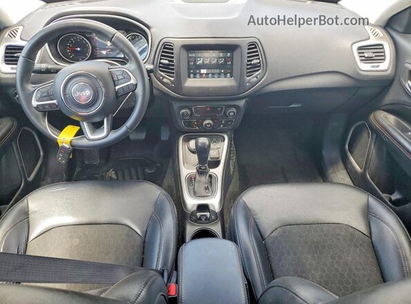3C4NJDBB1JT199511 2018 JEEP COMPASS Gray Առջևի վահանակի տեսք