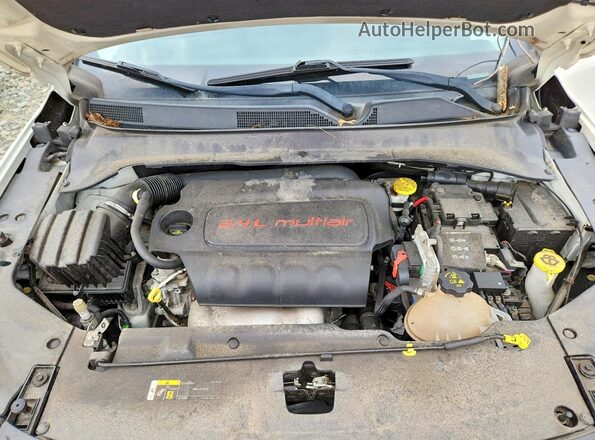 3C4NJDBB1JT261831 2018 JEEP COMPASS White Vista del compartimento del motor