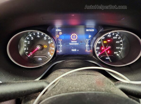 3C4NJDBB1JT323986 2018 JEEP COMPASS Silver Instrument cluster view