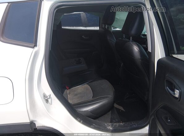 3C4NJDBB1KT741823 2019 JEEP COMPASS White Vista de la etiqueta del VIN
