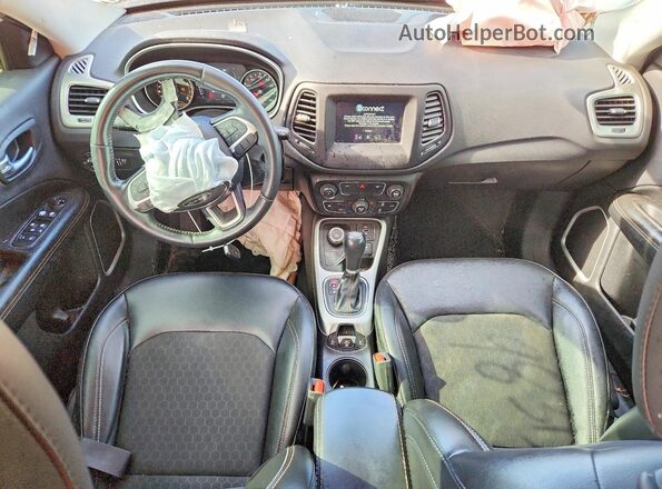 3C4NJDBB1KT813720 2019 JEEP COMPASS Black Dashboard view
