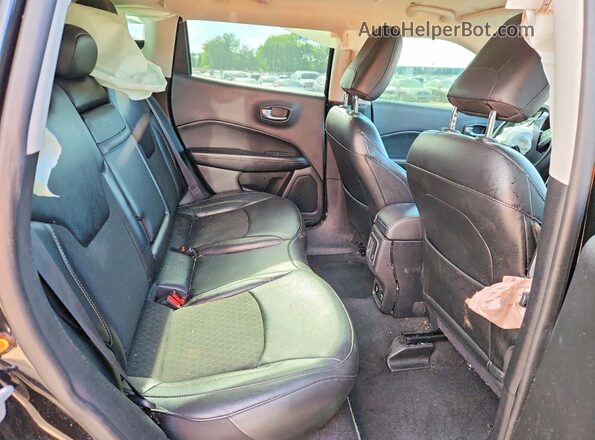 3C4NJDBB1KT813720 2019 JEEP COMPASS Black Rear interior view